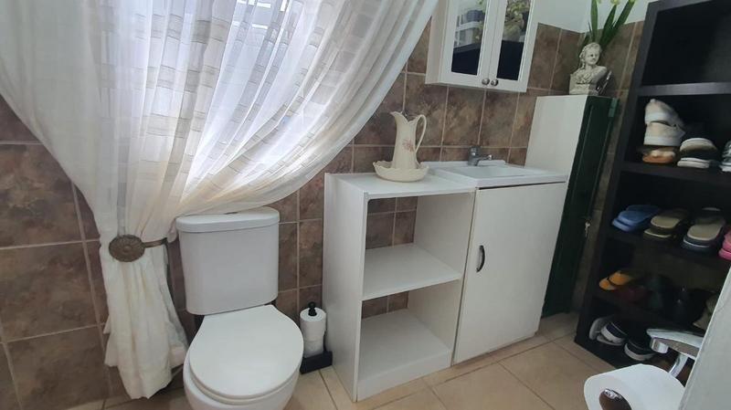 To Let 4 Bedroom Property for Rent in Dana Bay Western Cape